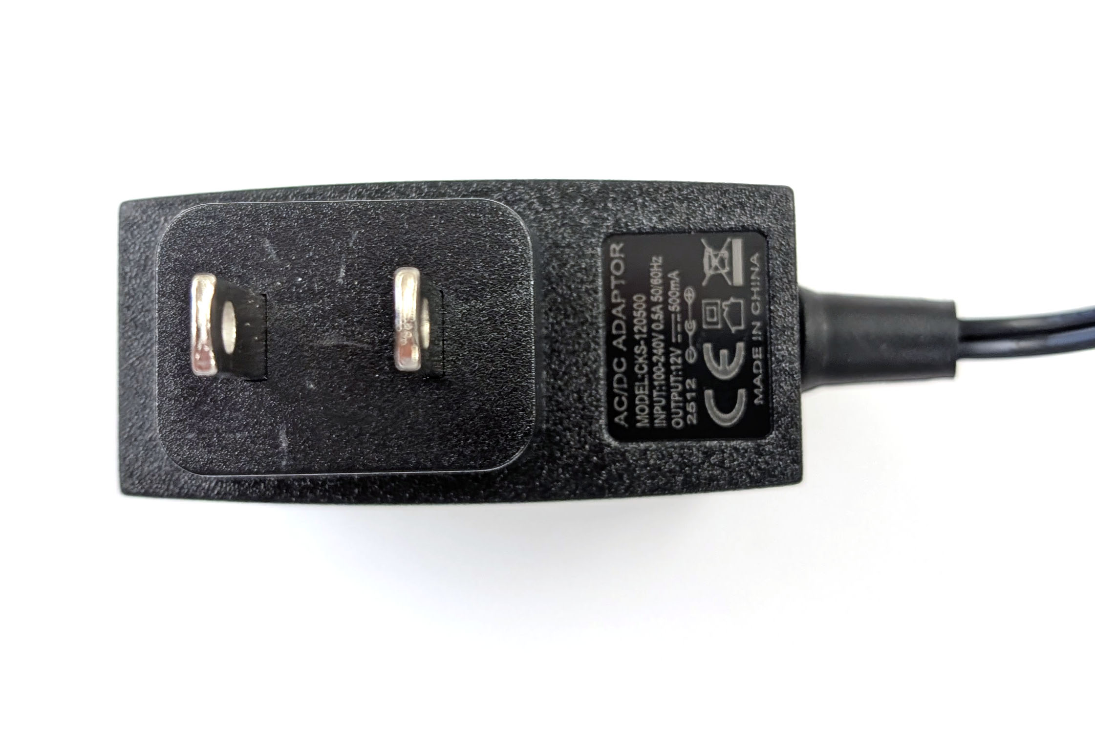 Adaptador12V500mAmpArriba.jpg